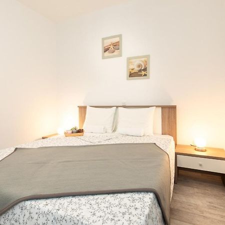 Apartments Doris, Krk Кърк Екстериор снимка