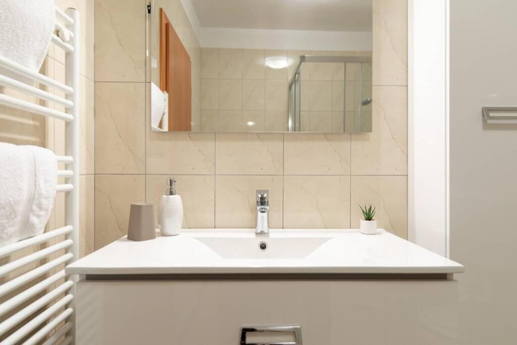 Apartments Doris, Krk Кърк Екстериор снимка