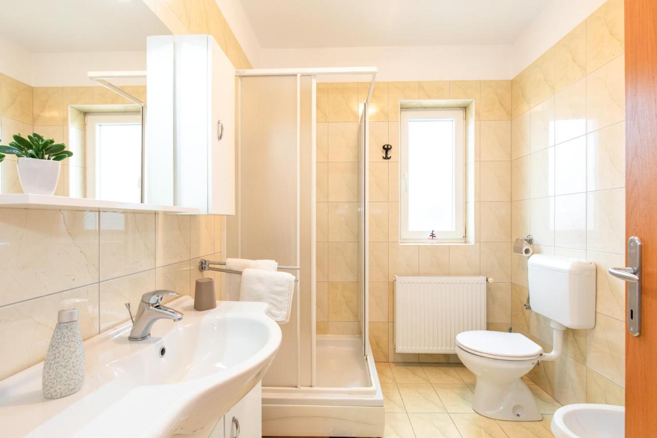 Apartments Doris, Krk Кърк Екстериор снимка