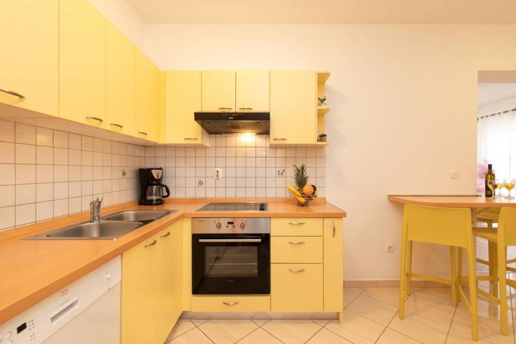 Apartments Doris, Krk Кърк Екстериор снимка