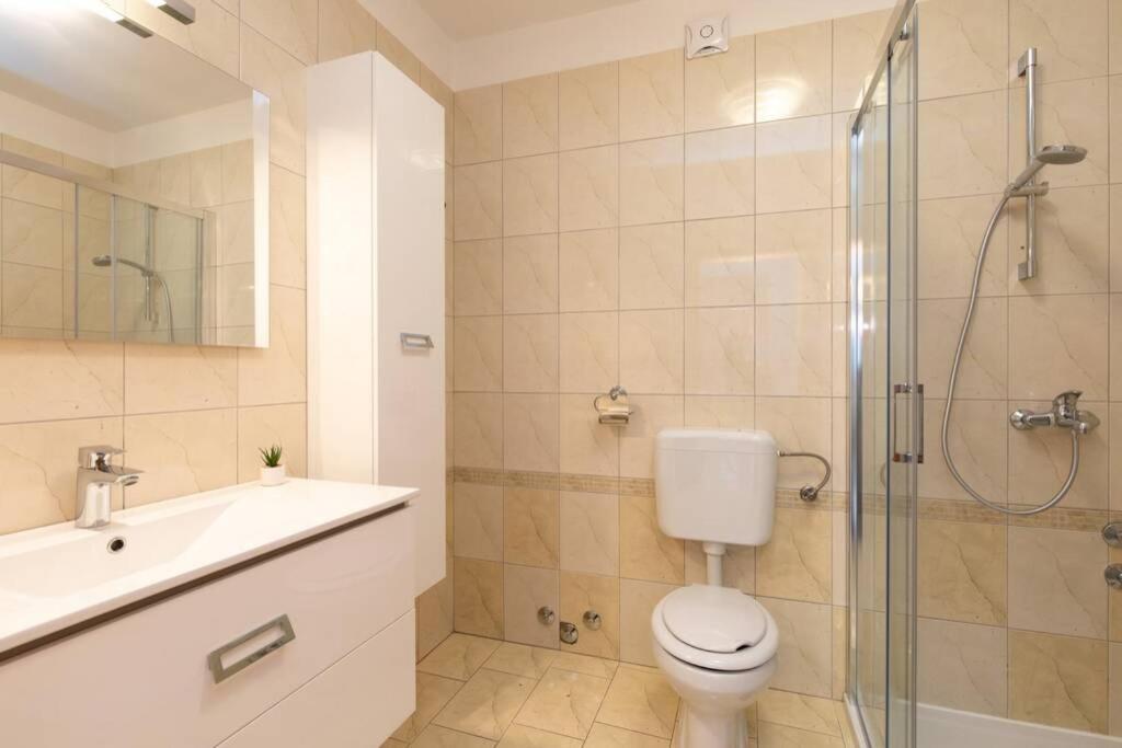 Apartments Doris, Krk Кърк Екстериор снимка