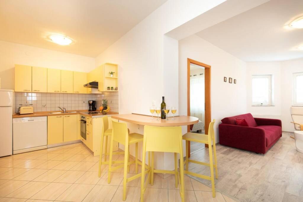 Apartments Doris, Krk Кърк Екстериор снимка