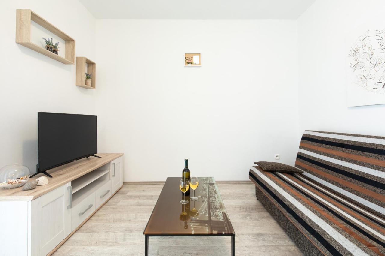 Apartments Doris, Krk Кърк Екстериор снимка