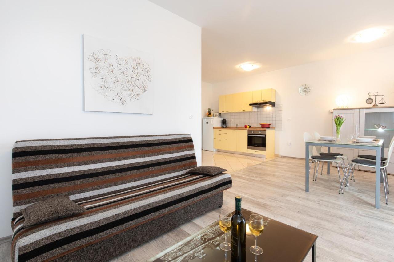 Apartments Doris, Krk Кърк Екстериор снимка