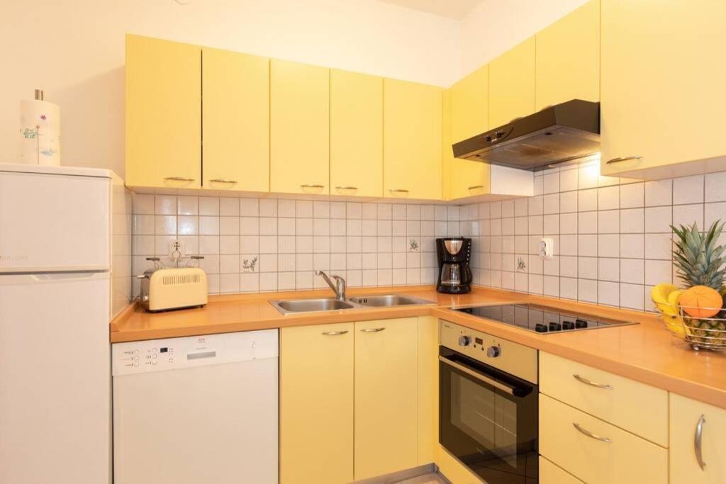 Apartments Doris, Krk Кърк Екстериор снимка