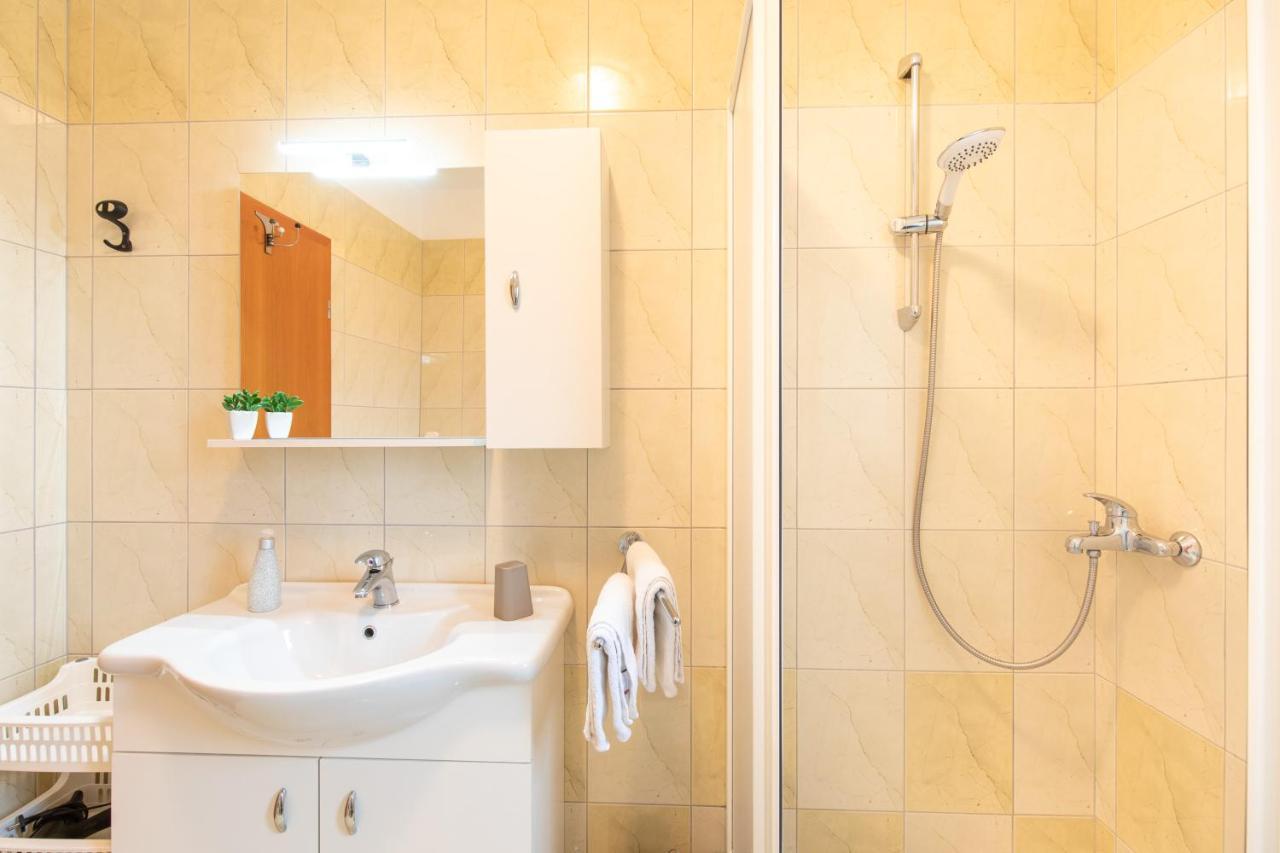 Apartments Doris, Krk Кърк Екстериор снимка